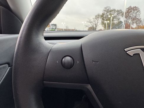 Used 2020 Tesla Model Y Long Range image 27