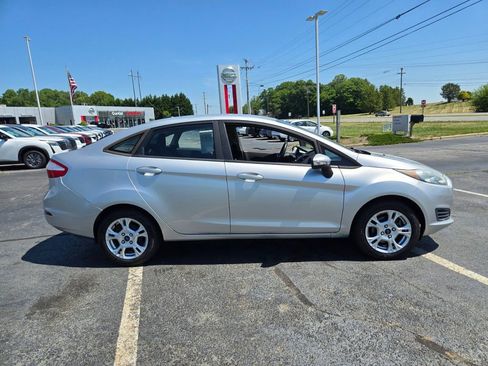 Used 2015 Ford Fiesta SE FWD image 6