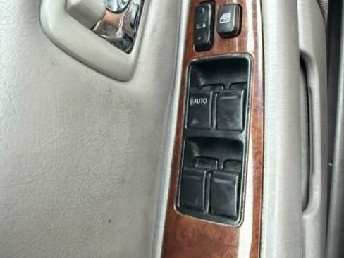 Used 2000 Toyota Avalon XL FWD image 21