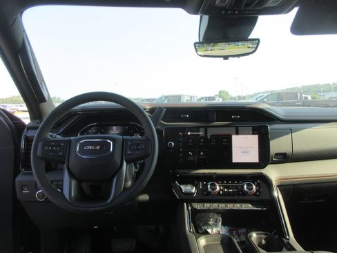 New 2026 GMC Sierra 2500 AT4 w/ AT4 Premium Plus Package AWD/4WD image 17