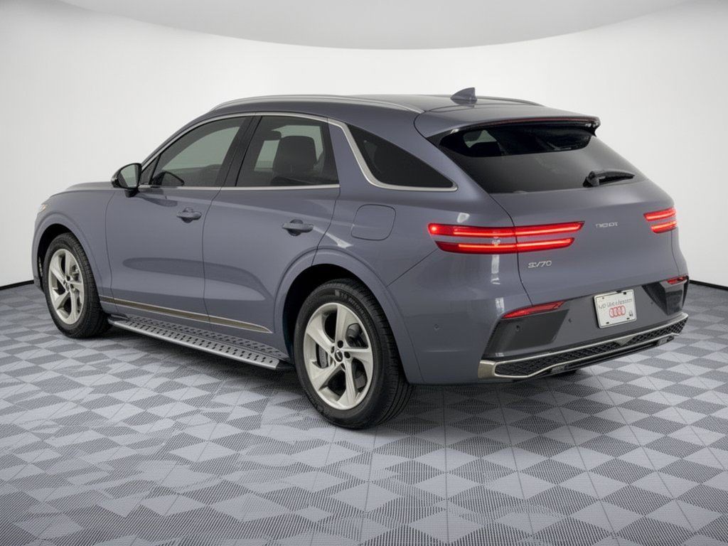 Used 2026 Genesis GV70 2.5T Advanced AWD/4WD image 3