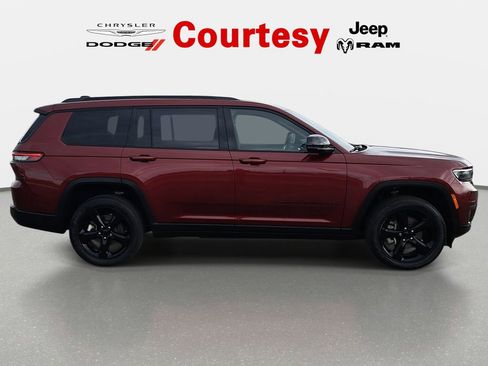 Certified 2023 Jeep Grand Cherokee L Laredo image 4