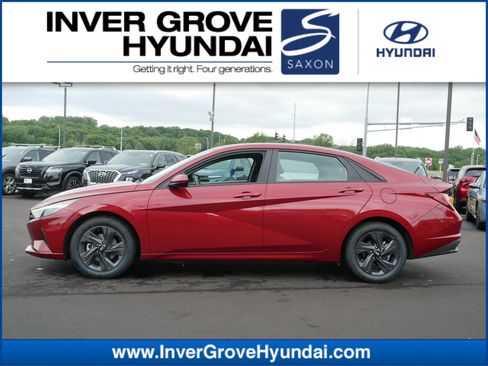 Used 2023 Hyundai Elantra SEL FWD image 1