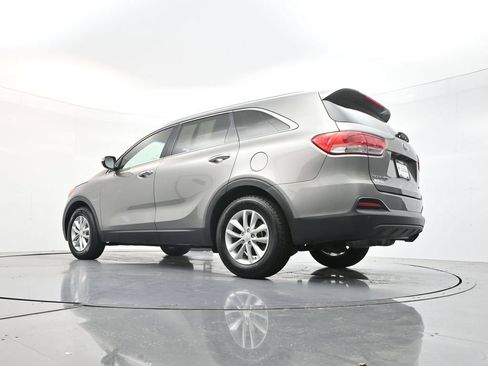 Used 2017 Kia Sorento FWD image 37