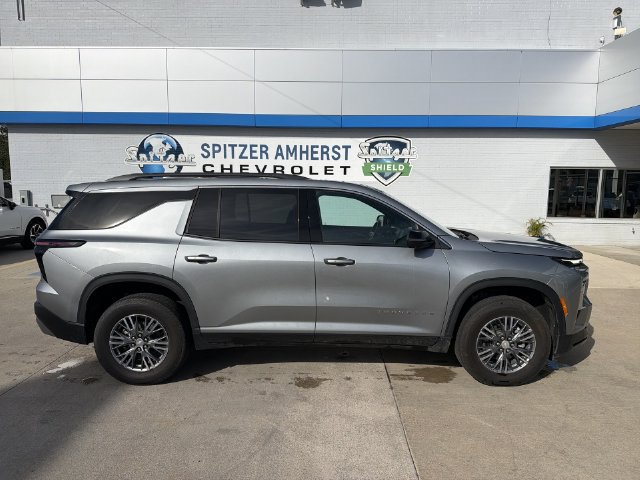 Used 2025 Chevrolet Traverse LT w/ Driver Confidence Package FWD image 18