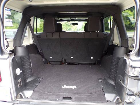 Used 2015 Jeep Wrangler Unlimited Sport w/ Quick Order Package 24S AWD/4WD image 30