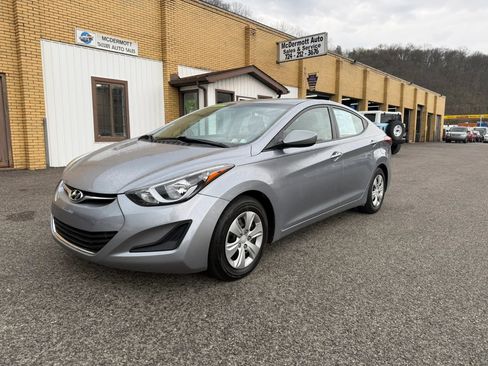 Used 2016 Hyundai Elantra SE image 1
