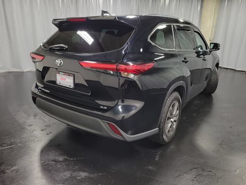 Used 2020 Toyota Highlander XLE FWD image 8