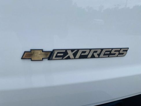 Used 2025 Chevrolet Express 2500 w/ Driver Convenience Package RWD image 17