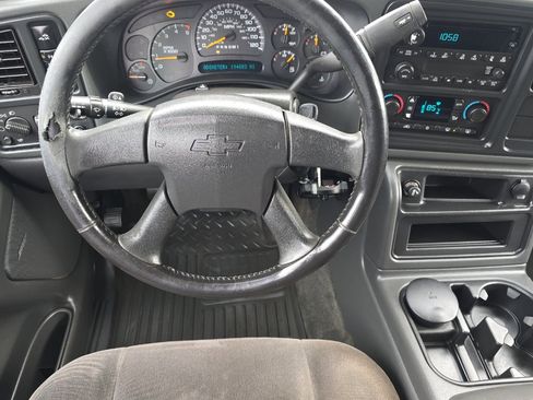 Used 2006 Chevrolet Silverado 2500 LT w/ Heavy-Duty Power Package image 15