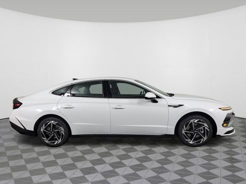 New 2026 Hyundai Sonata SEL FWD image 2