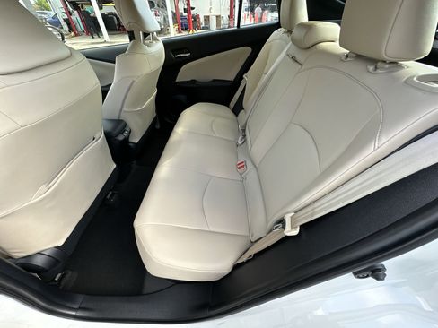 Used 2020 Toyota Prius XLE w/ Carpet Mat Package image 27