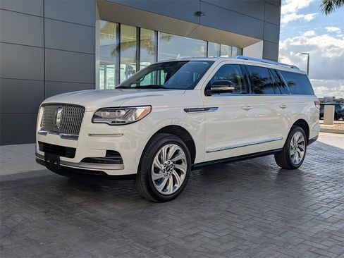 Certified 2024 Lincoln Navigator L Reserve image 1