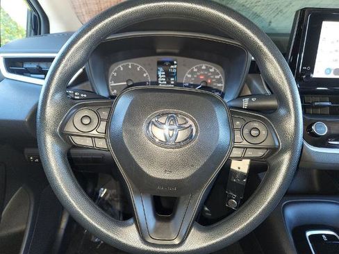 Used 2025 Toyota Corolla LE image 22
