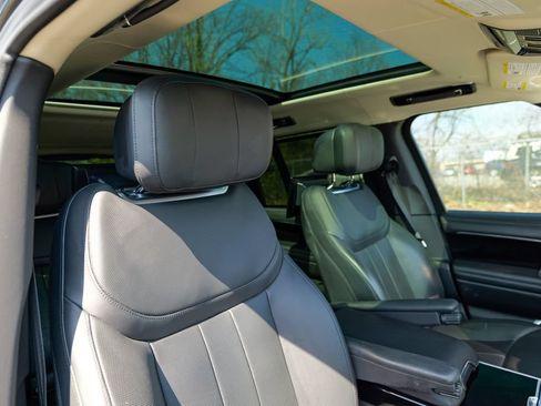 Used 2023 Land Rover Range Rover Autobiography AWD/4WD image 36