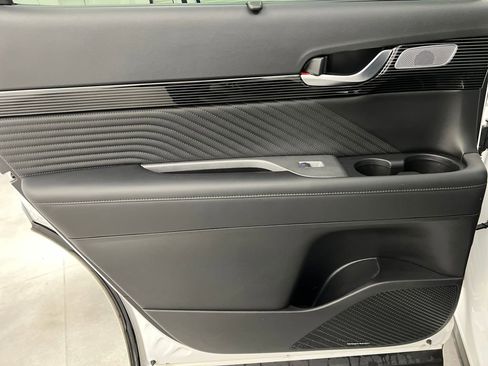 Used 2024 Hyundai Palisade Calligraphy image 17
