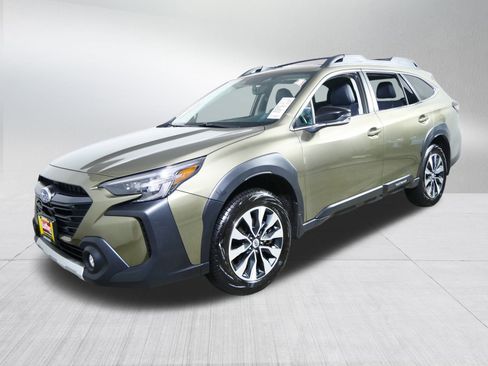Used 2025 Subaru Outback Limited image 3