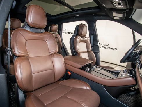 Used 2025 Lincoln Aviator Reserve w/ Equipment Group 201A image 19