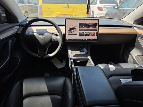 Used 2022 Tesla Model 3 Long Range AWD/4WD image 3