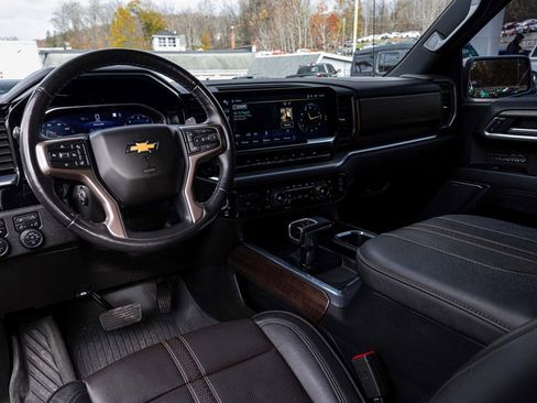 Used 2023 Chevrolet Silverado 1500 High Country w/ Z71 Off-Road Package image 17