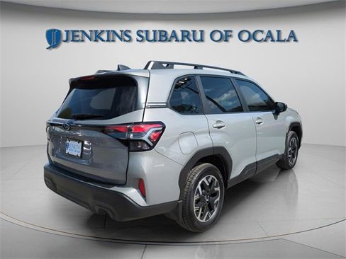 Used 2025 Subaru Forester Premium w/ Convenience Package #1 image 3