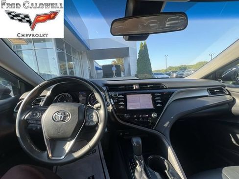 Used 2019 Toyota Camry SE FWD image 10