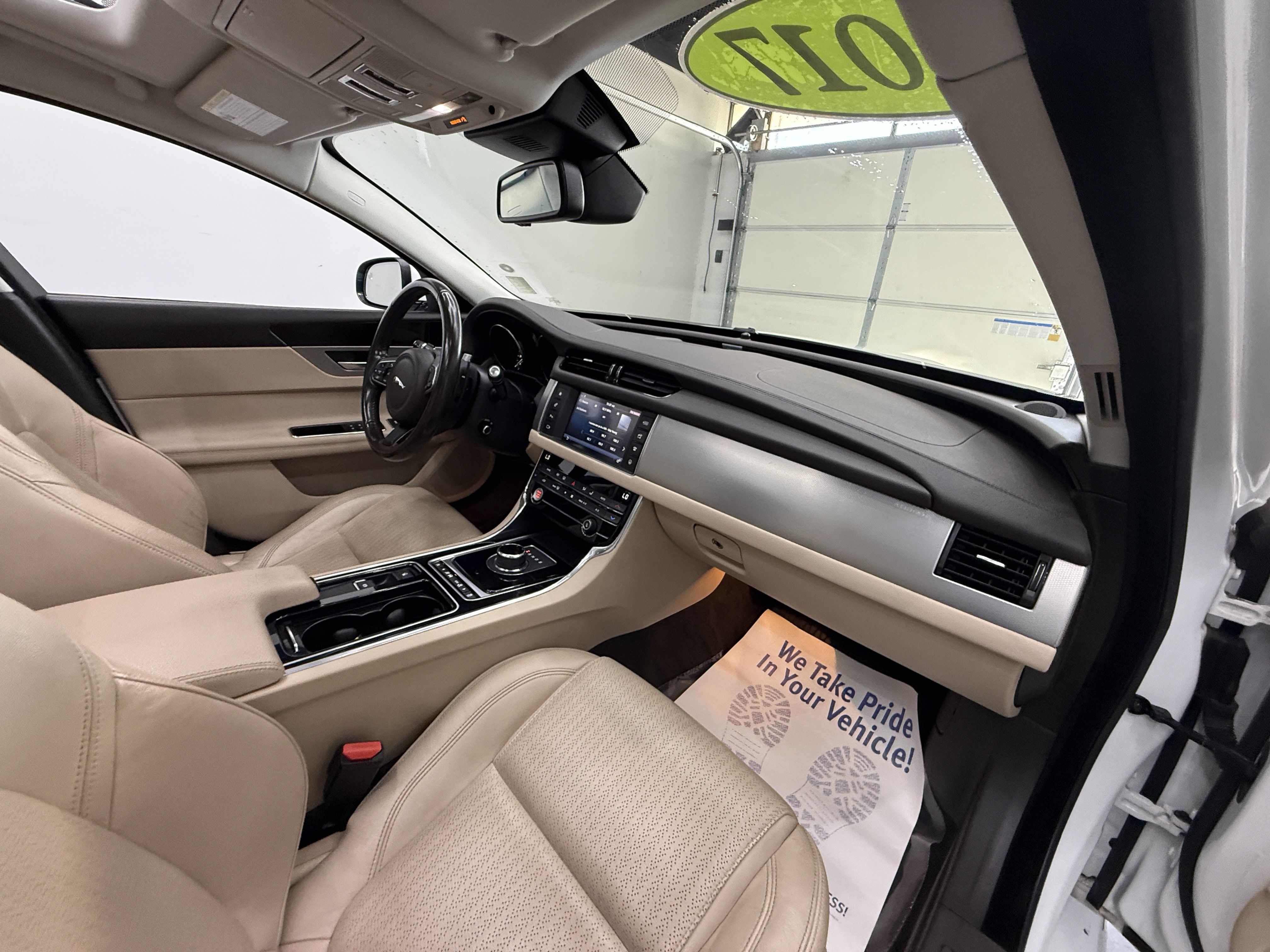 Used 2017 Jaguar XF Prestige AWD/4WD image 23