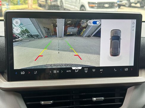 New 2025 Ford Explorer Active w/ Active Comfort Package image 53