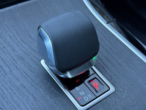 Used 2026 Land Rover Range Rover Velar Dynamic SE image 25