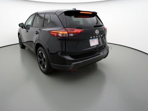 Used 2025 Nissan Rogue SV image 6