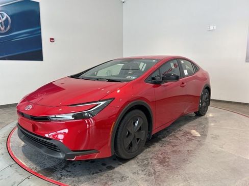 New 2026 Toyota Prius LE FWD image 2