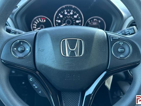 Used 2017 Honda HR-V LX image 25