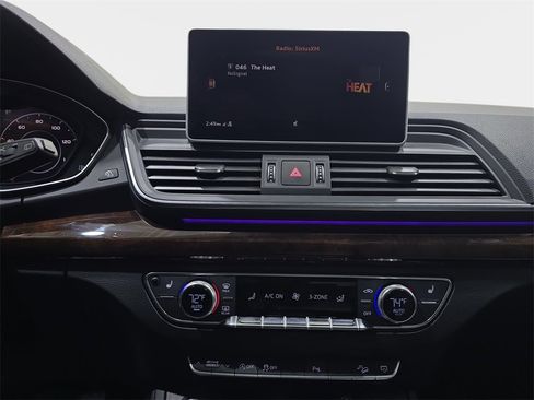 Used 2018 Audi Q5 Prestige w/ Prestige Package image 23