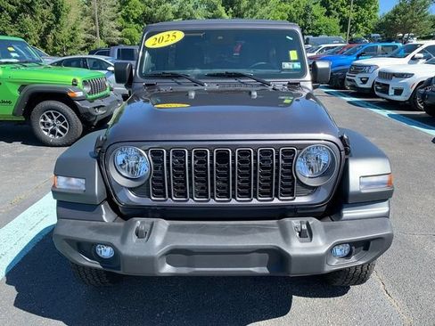 Used 2025 Jeep Wrangler Unlimited Sport AWD/4WD image 9