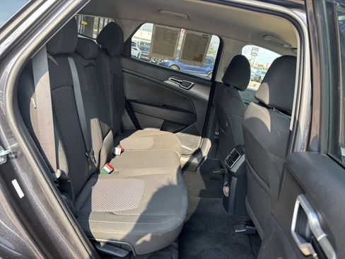 Used 2026 Kia Sportage LX FWD image 21