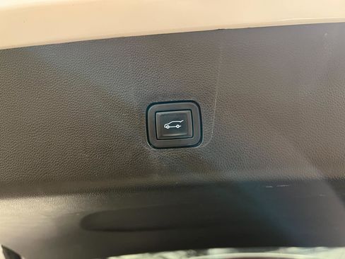 Used 2020 Chevrolet Traverse High Country w/ LPO, Floor Liner Package image 37