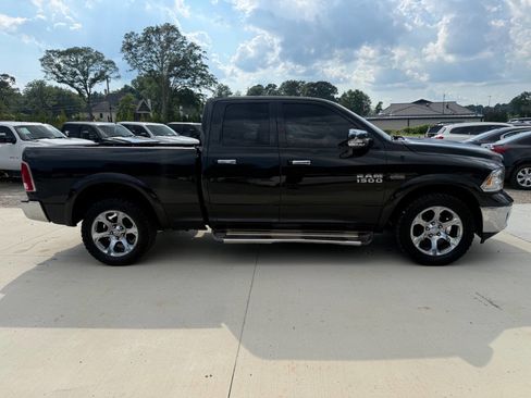 Used 2017 RAM 1500 Laramie AWD/4WD image 9