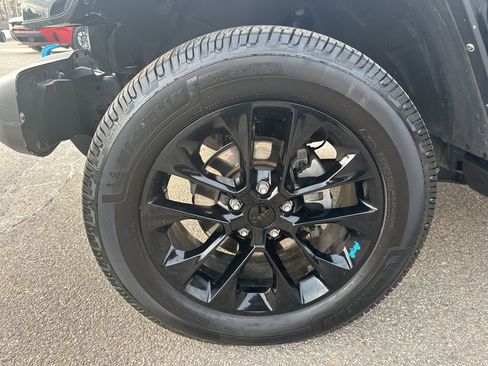 Used 2022 Jeep Wrangler Unlimited Sahara w/ Cold Weather Group image 34