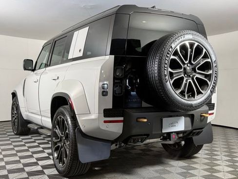 New 2026 Land Rover Defender 110 OCTA AWD/4WD image 4