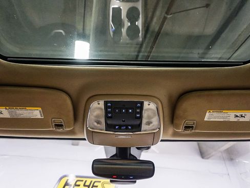 Used 2017 Jeep Grand Cherokee Overland image 12