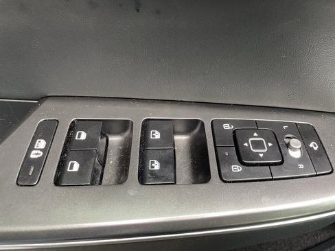 Used 2024 Kia EV6 Light image 13