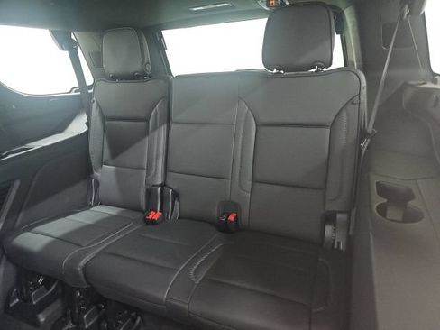 Used 2025 GMC Yukon Denali AWD/4WD image 4
