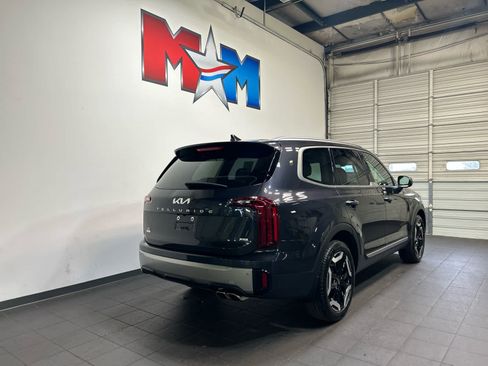 Used 2025 Kia Telluride S AWD/4WD image 3
