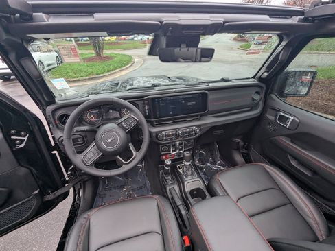 Used 2026 Jeep Wrangler Unlimited Rubicon w/ Technology Group image 13