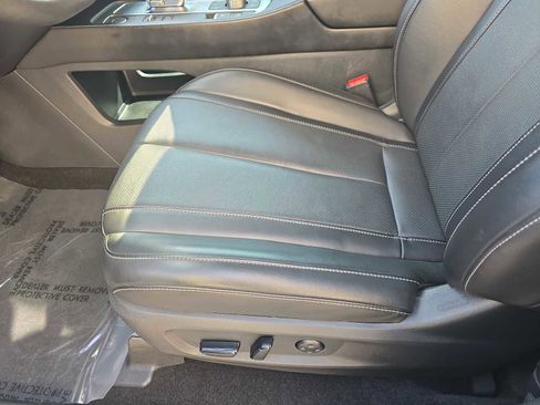 Certified 2025 INFINITI QX60 Luxe image 13