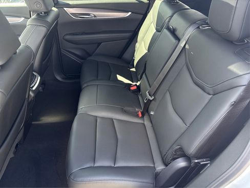 New 2025 Cadillac XT6 Luxury image 10
