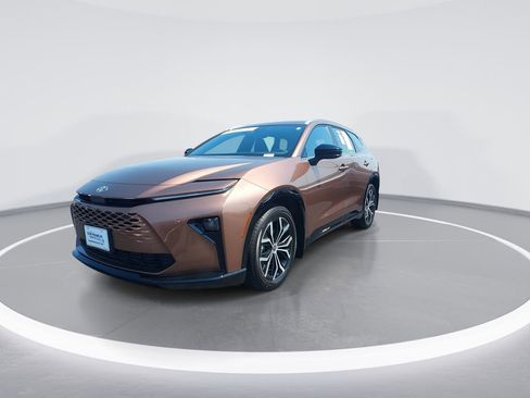 Used 2025 Toyota Crown Signia image 4