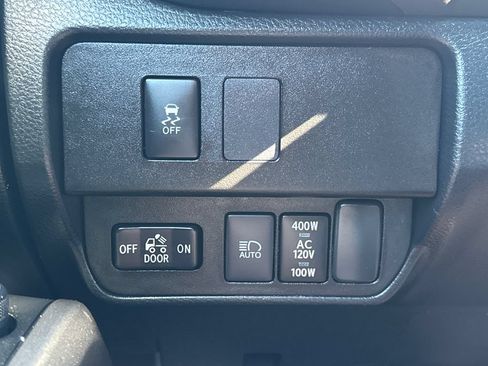 Used 2022 Toyota Tacoma TRD Off-Road AWD/4WD image 33