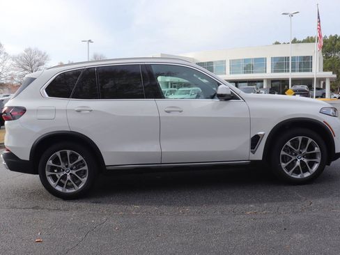 New 2026 BMW X5 xDrive40i w/ Climate Comfort Package image 8