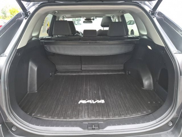 Used 2022 Toyota RAV4 XLE w/ Convenience Package AWD/4WD image 9